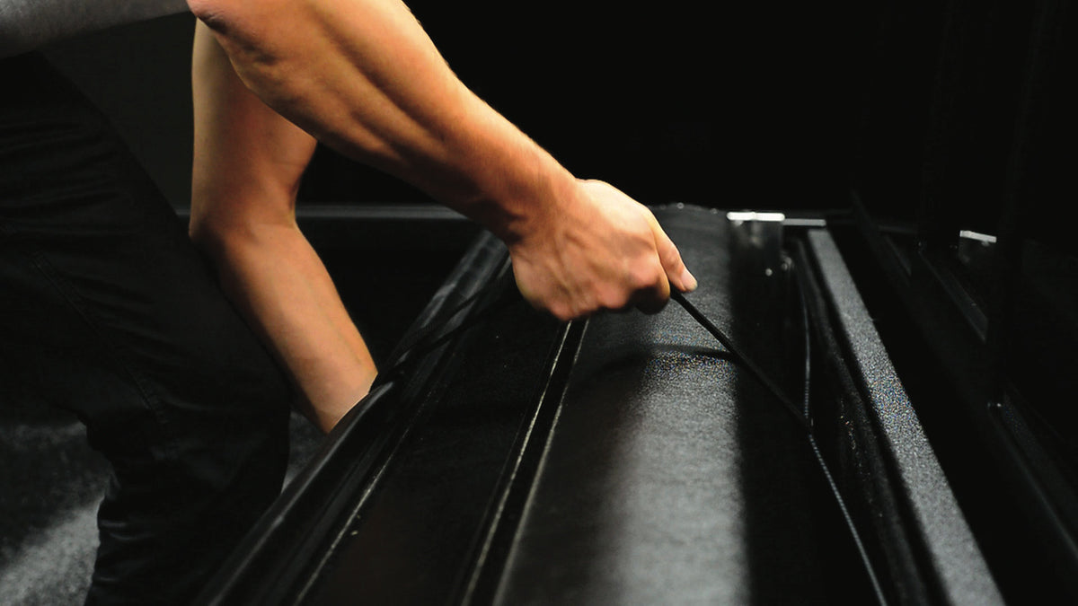 Pace Edwards Switchblade Metal Tonneau Cover